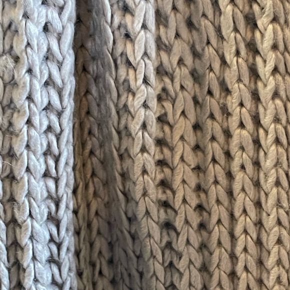 Chunky Knit Beige Gray Infinity Black Scarf - Picture 4 of 7